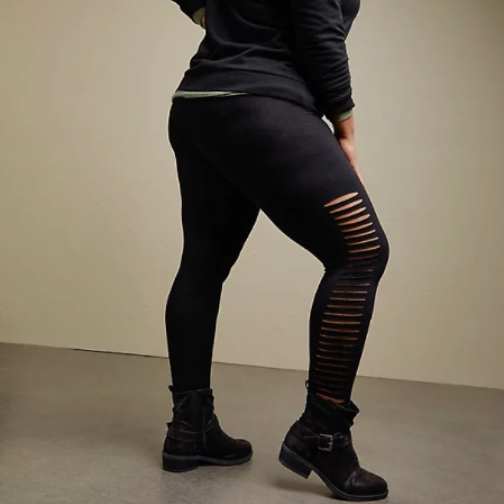 🆕Torrid Black Slashed Ladder Side Premium Legging